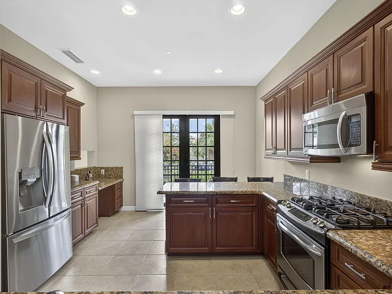 803 Del Sol Cir — Photo 13