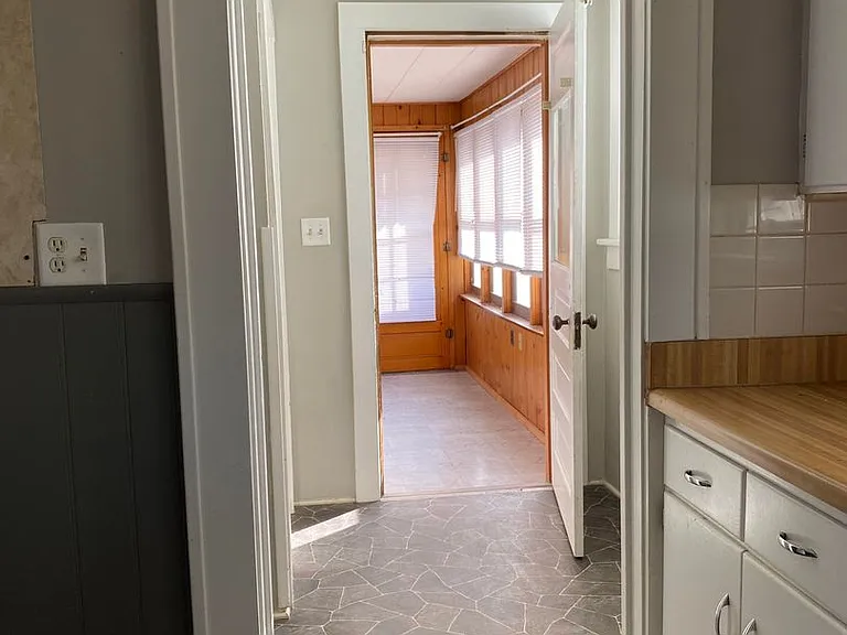 1704 Pacific St — Photo 12