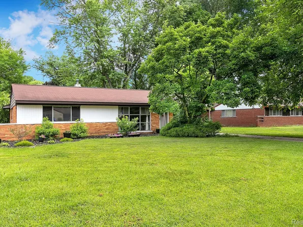 2674 Littletell Ave, West Bloomfield, MI 48324