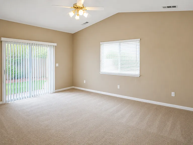 967 Golf Ave — Photo 5