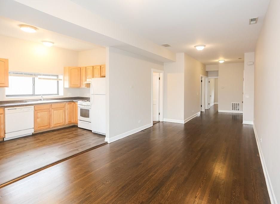 1st image of 4657 N Lincoln Ave