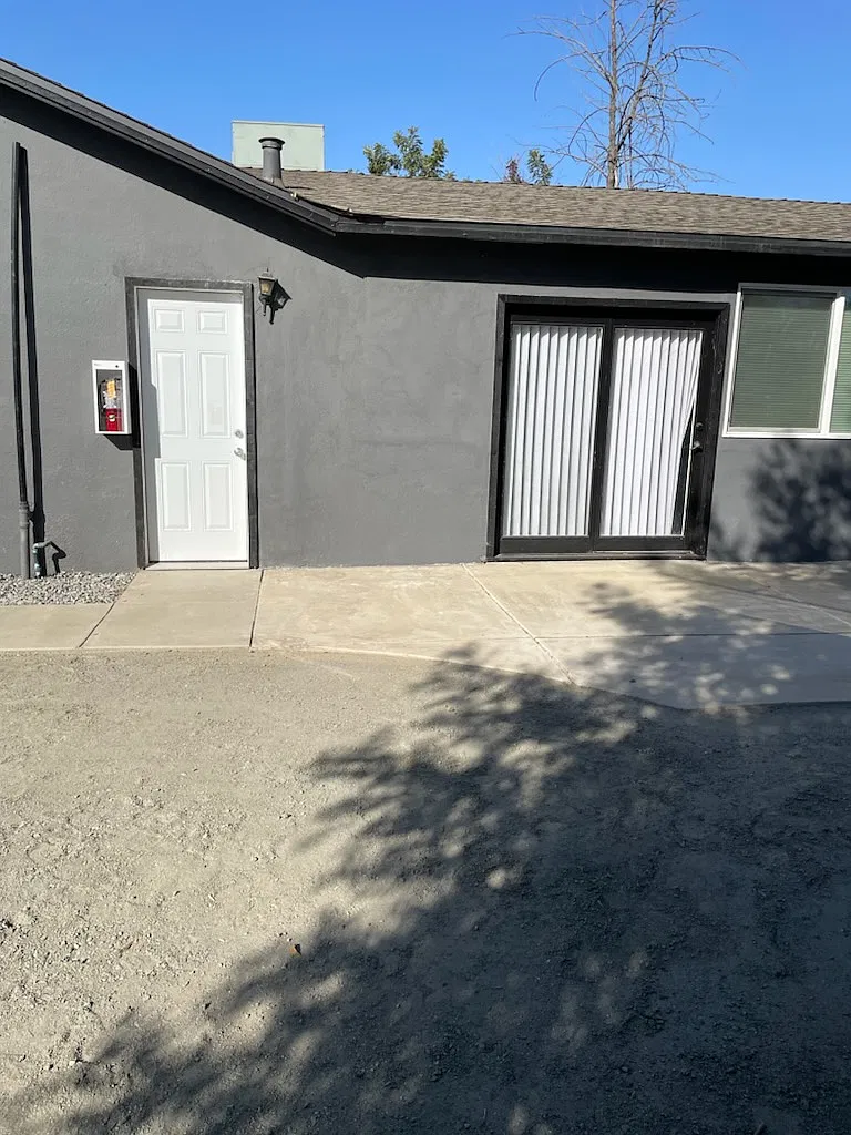 2 bed, $1,300 — Photo 1