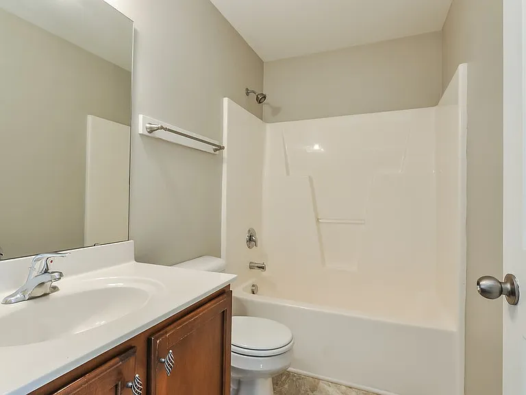 701 Champion St — Photo 15