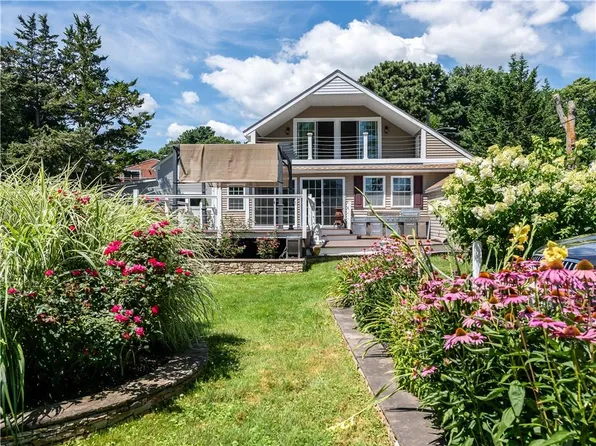 44 Riverside Ave, Warwick, RI 02889