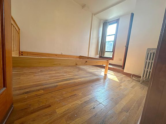 2nd image of 87 Kingsland Ave Floor 2
