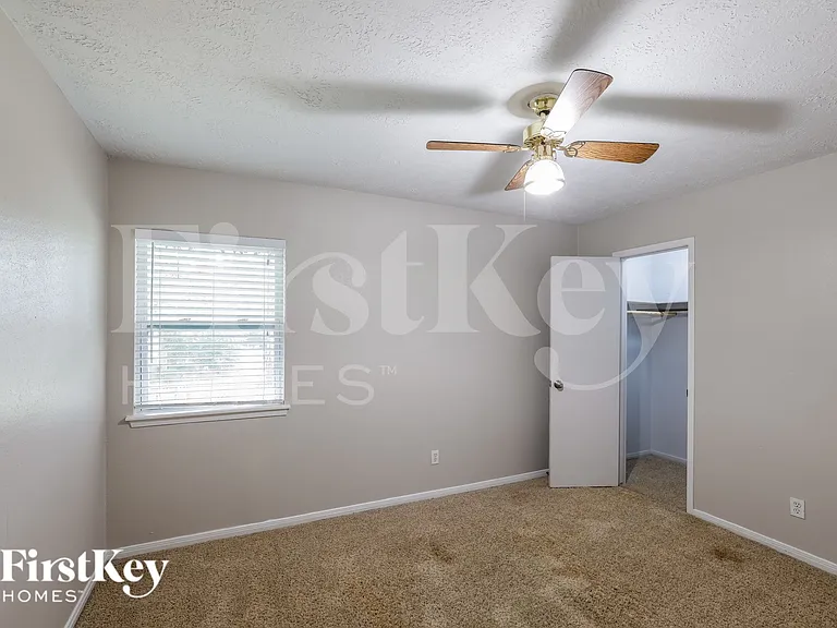 25603 Pecan Valley Cir — Photo 12