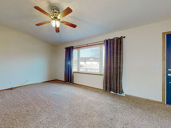 4th image of 504 Prairie Hills Dr