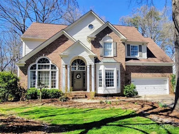 4927 Crownvista Dr, Charlotte, NC 28269