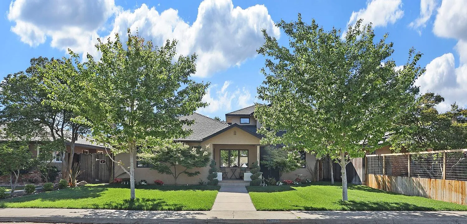 1207 Wellesley Ave photo 1