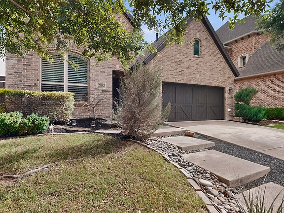 3rd image of 7028 Luxborough Dr