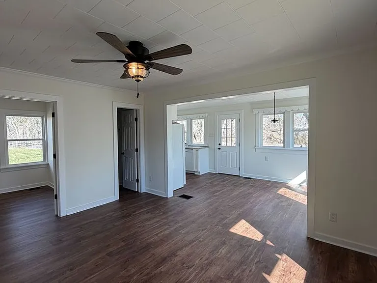 236 Lakeview Dr — Photo 15