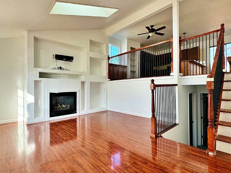 18723 E Utah Cir — Photo 2