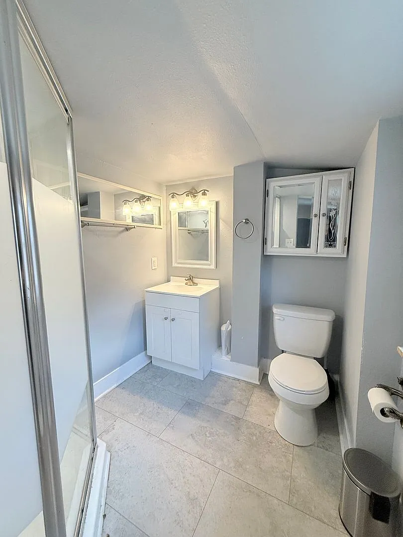 Adorable 1 bd 1Ba apartment with yard — Photo 4