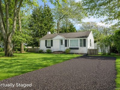 5 Sherman Avenue, Hampton Bays, NY, 11946