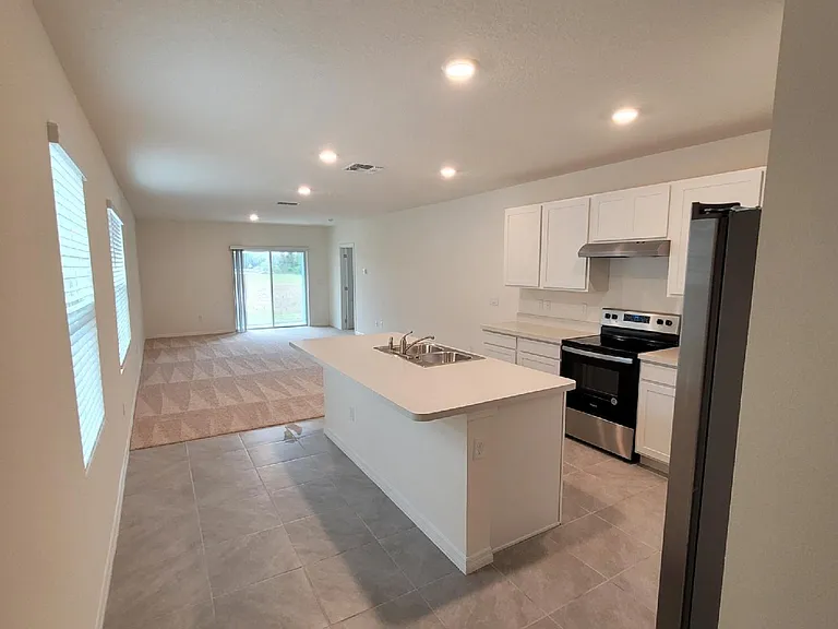 488 Lily Ln — Photo 3