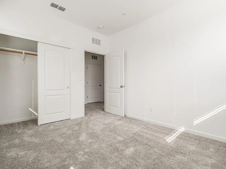 3268 Sunny Gate Ln — Photo 14