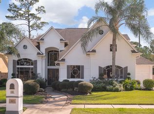 613 Royal Oaks, Friendswood, TX 77546