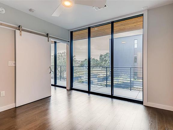 4th image of 900 S 1st St #310