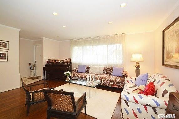 5th image of 147 W Henrietta Ave