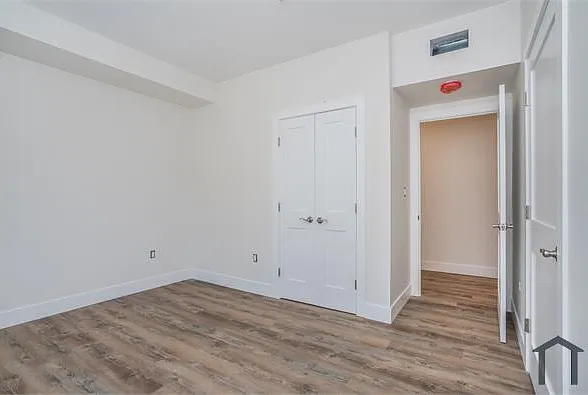 390 Carroll Ave #2 — Photo 17