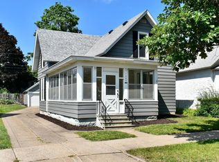 1066 W Howard St, Winona, MN 55987