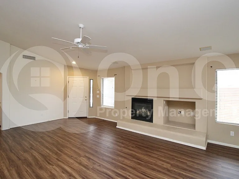 624 S 108th Pl — Photo 7