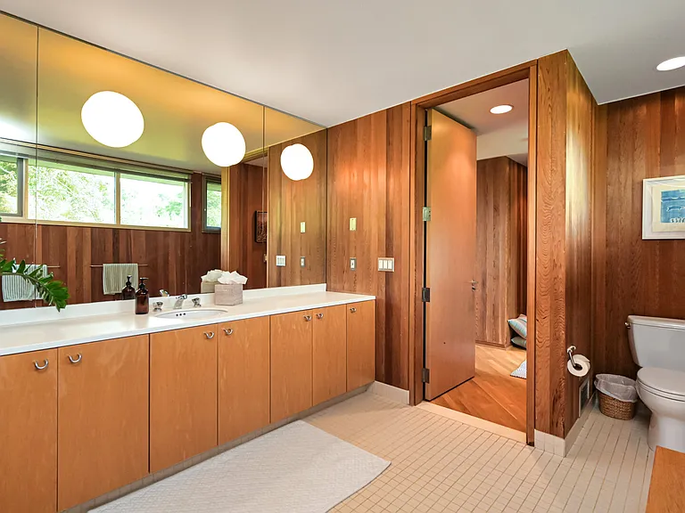108 Seatuck Ave — Photo 52
