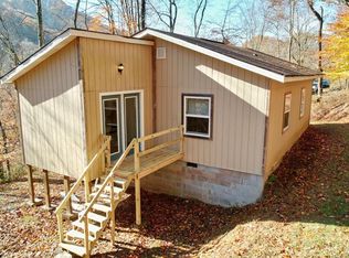 70 Hondo Ln, Hinton, WV 25951