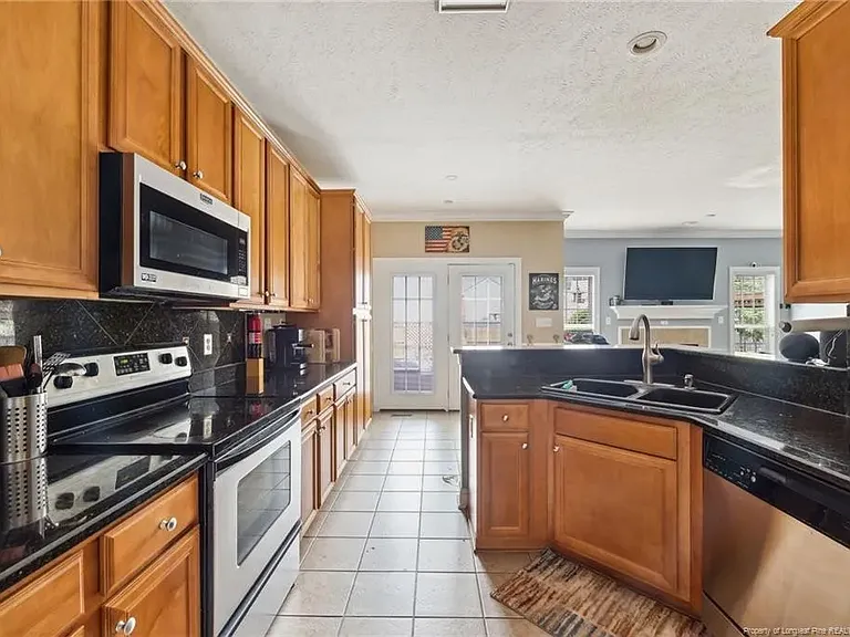 5815 Rainsford Dr — Photo 10