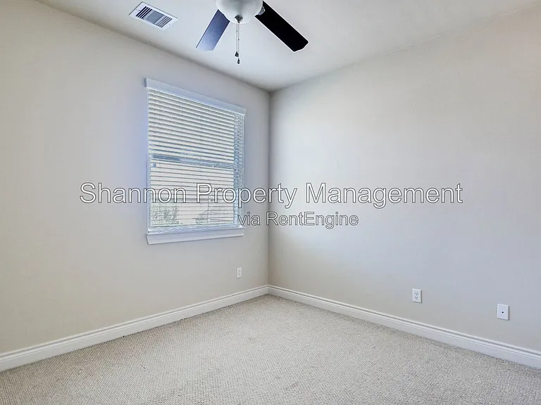 2731 Sherwin St — Photo 14