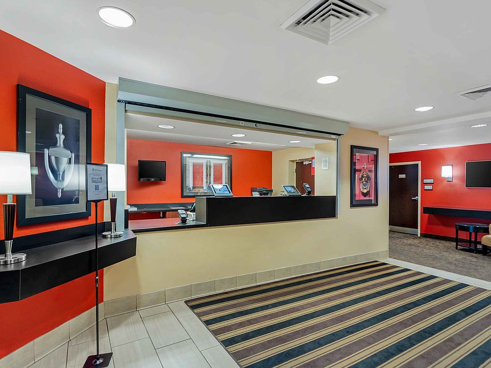 Lobby and Guest Check-in