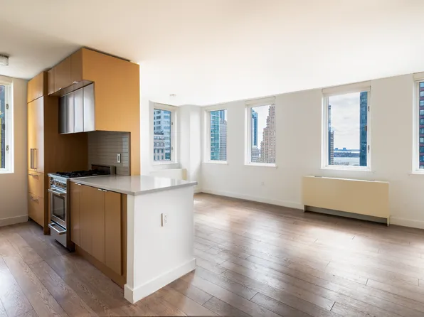 225 Rector Pl, New York, NY