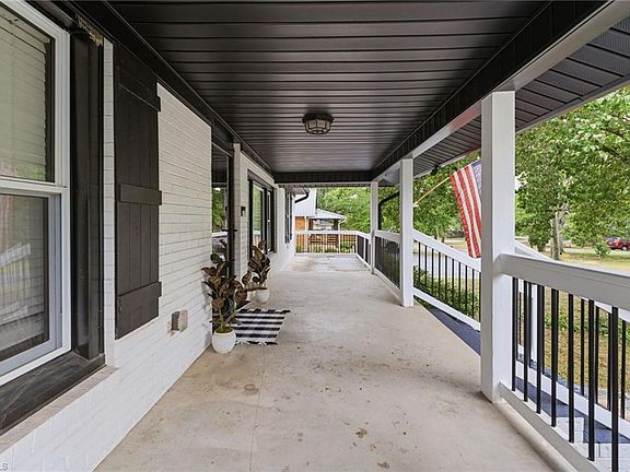 4th image of 307 Hunsucker St