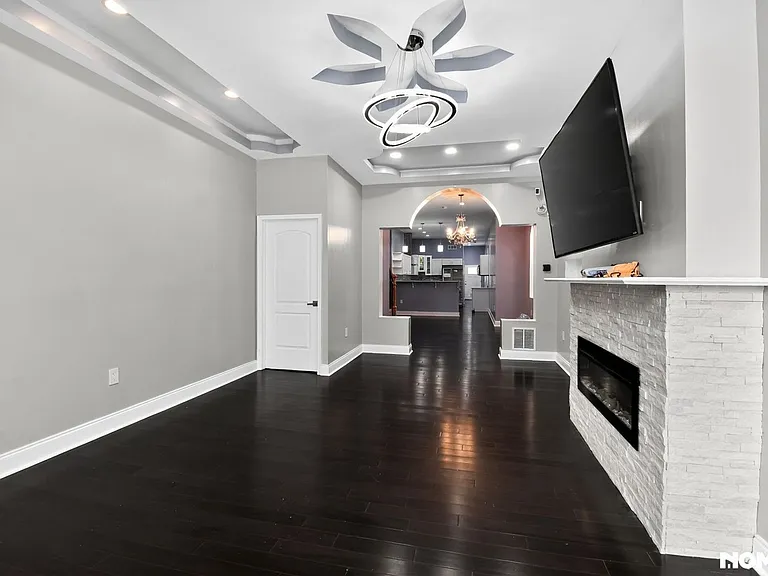 118 S Fulton Ave — Photo 4