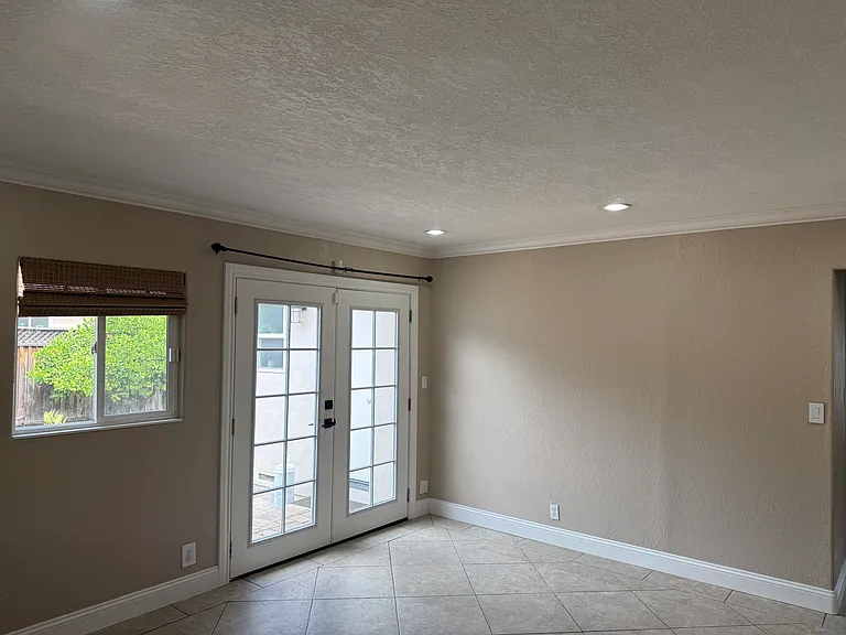 1532 Santa Monica Ave — Photo 26