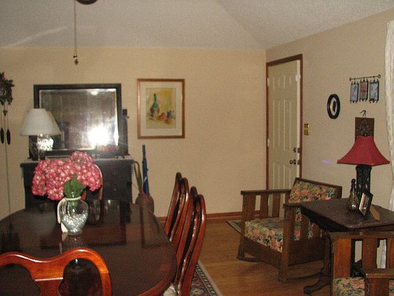 3rd image of 15631 Juniper Ln