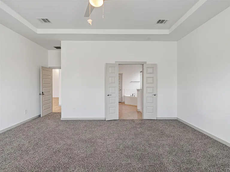 818 Kingwood Dr — Photo 22