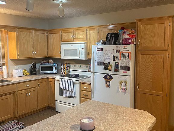 3rd image of 15265 Fluorine St NW