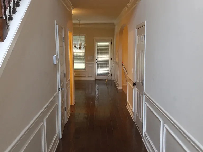 609 Angel Oak Ln — Photo 2