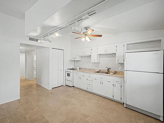 4th image of 10606 W Oakmont Dr