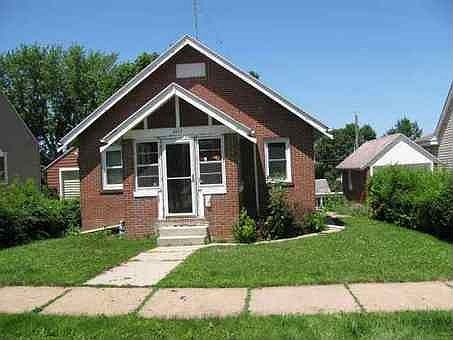 1st image of 1015 W 9th St