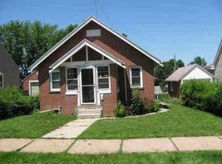 1015 W 9th St, Cedar Falls, IA 50613