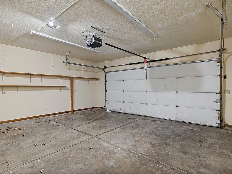 3749 N Pickwick Ave — Photo 14