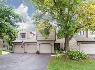 757 Shoreline Rd #24757, Lake Barrington, IL 60010