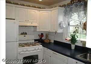 5th image of 101 Lincoln Ave