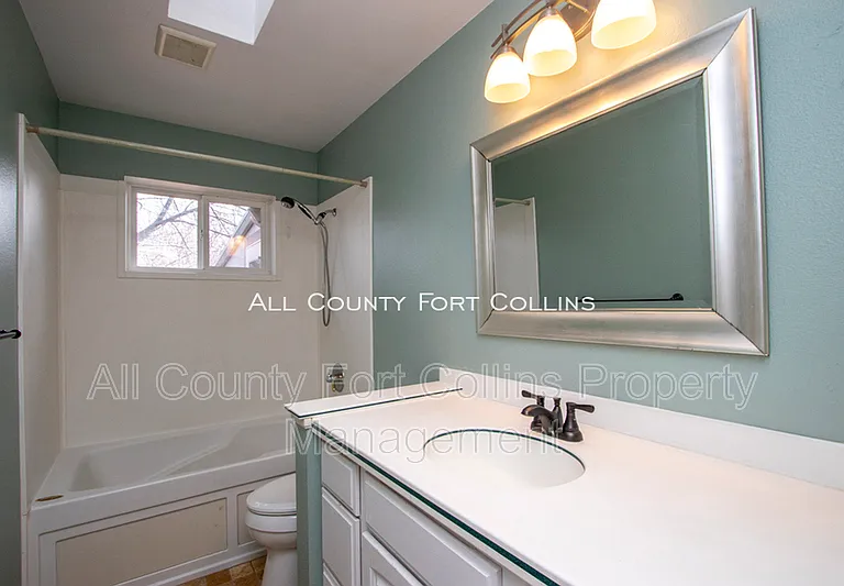2730 Hanover Dr — Photo 12