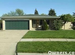 32800 Rugby Dr, Warren, MI 48088