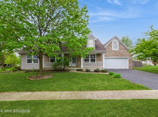 401 Sunshine Ct, Oswego, IL 60543