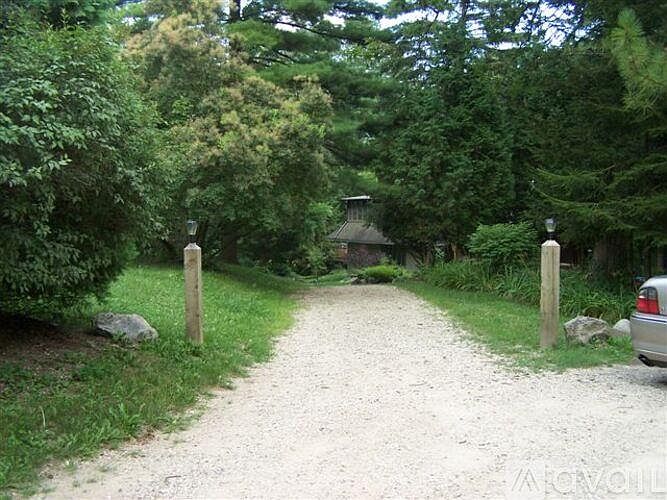 1st image of W4019 Oakwood Dr #2E