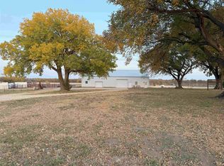 2428 Flag Rd, Abilene, KS 67410